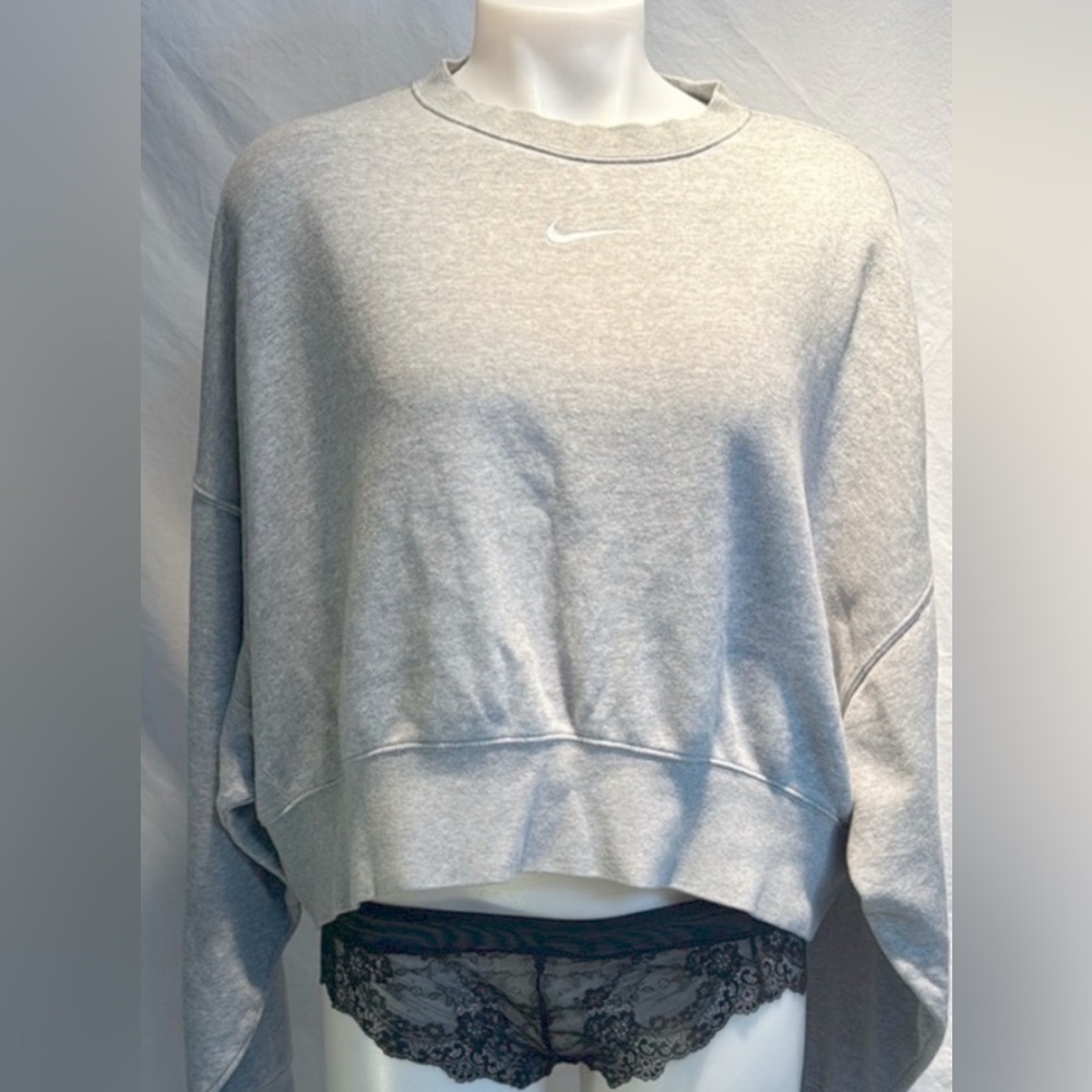Nike Women's Gray Sweatshirt - Picture 2 of 15